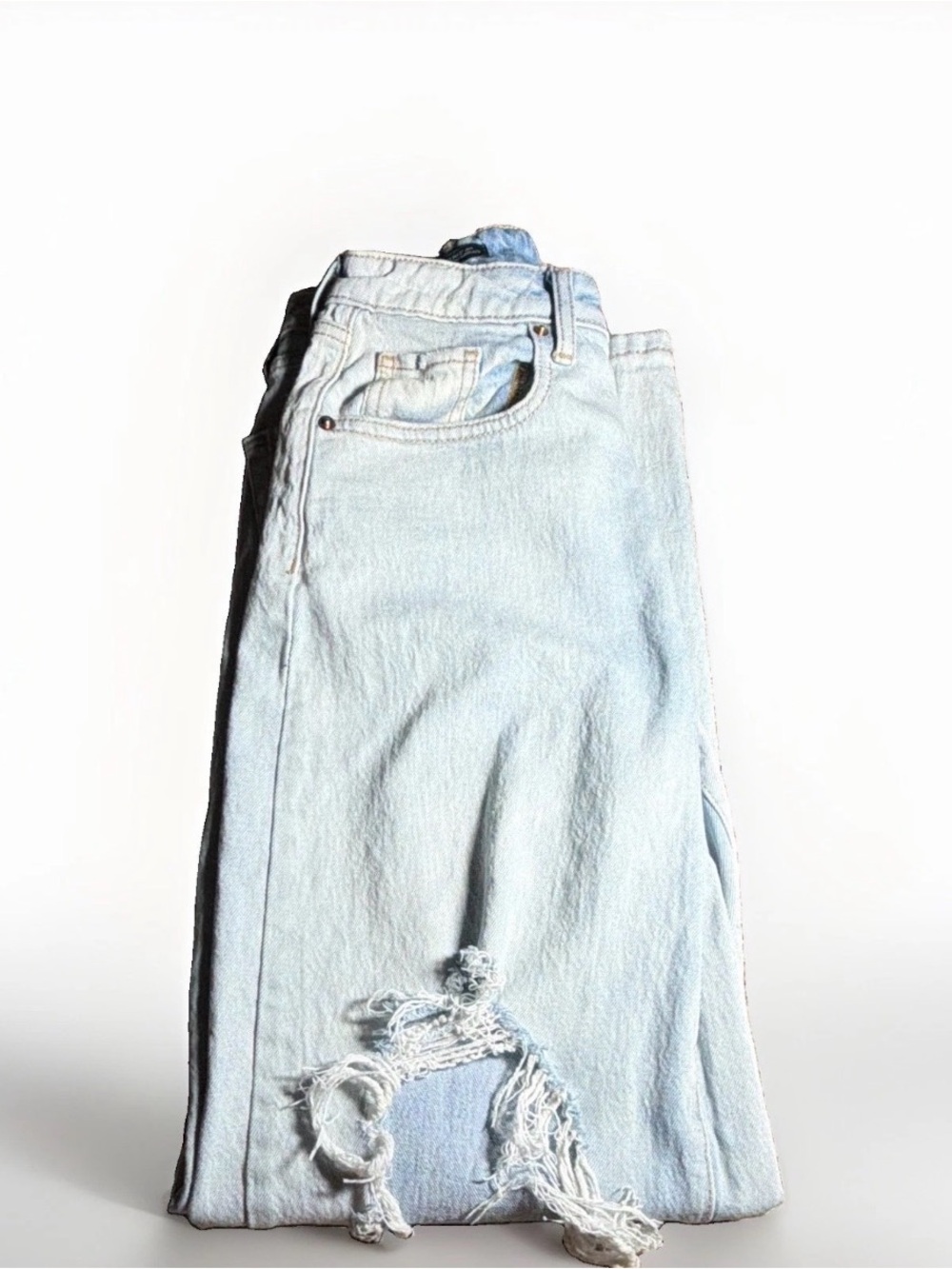 Wild Fable Light Wash Distressed Women’s Jeans